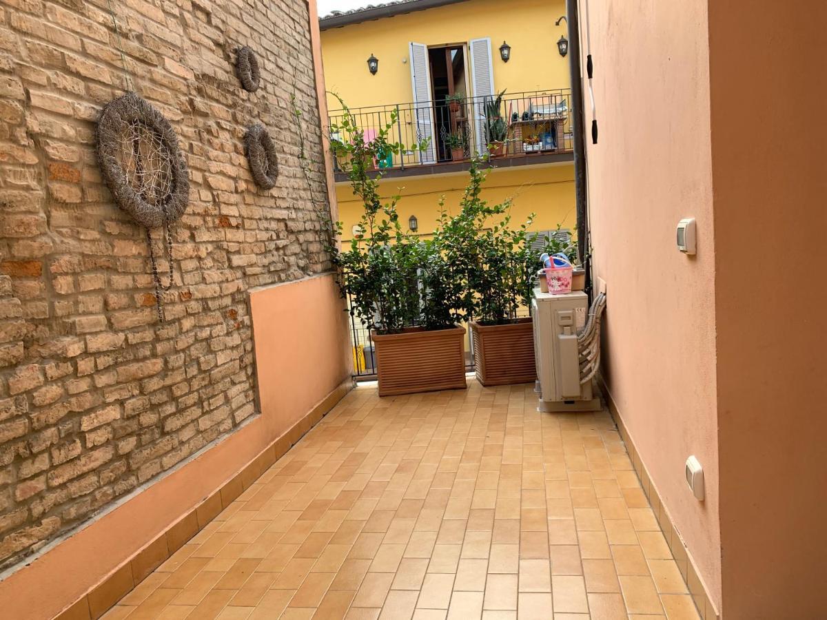 Elegante Appartamento In Centro A Cesena Extérieur photo